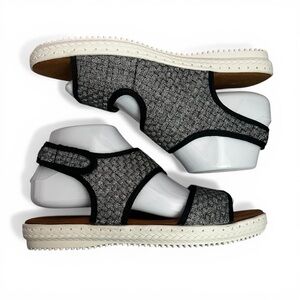 Bernie Mev Woven Open Toe Strappy Comfort Sandal 7 Silver Everyday Travel Casual